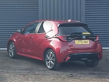 Used Toyota Yaris Hybrid 116 HP (85 kW) 2021 Red Hatchback
