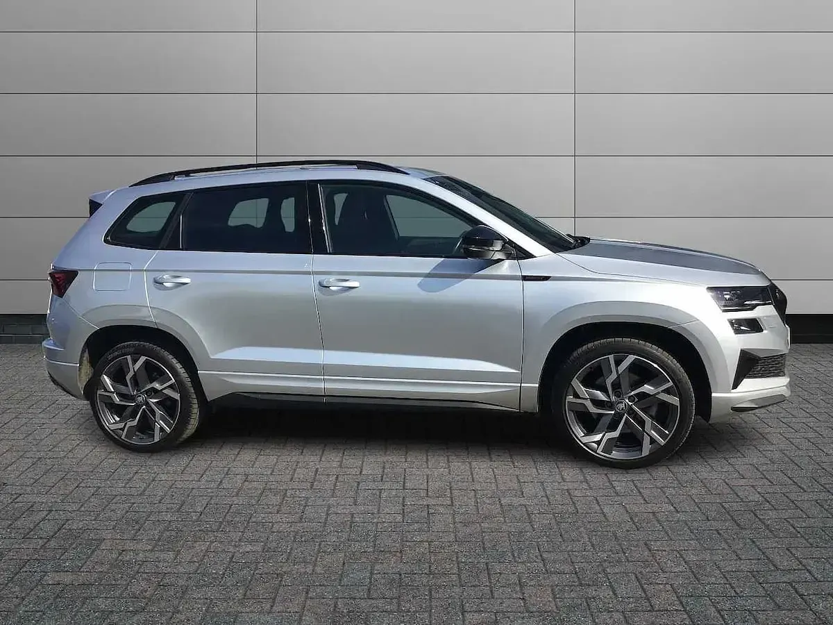 Used Skoda Karoq SportLine 110 HP (80 kW) 2025 Brilliant silver metallic SUV