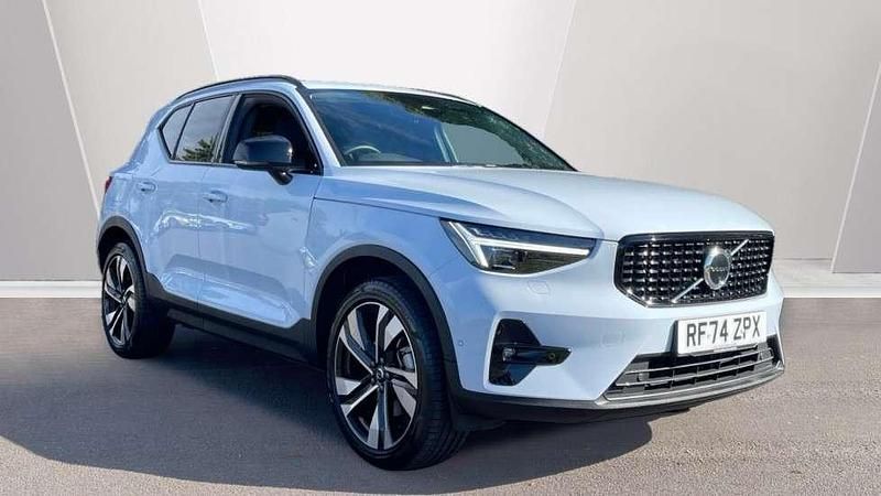 Cloud blue Used 2025 Volvo XC40 Ultra SUV | £37,276 (Expensive) - Image 1/4