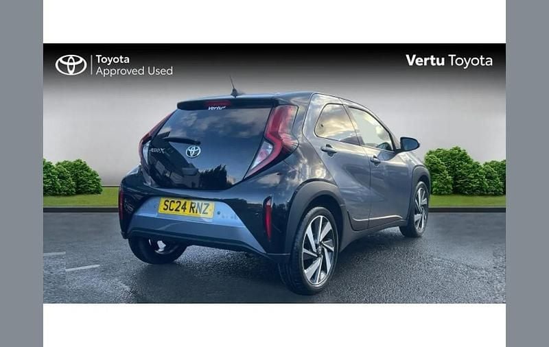 Used Toyota Aygo X 72 HP (52 kW) 2024 Grey SUV