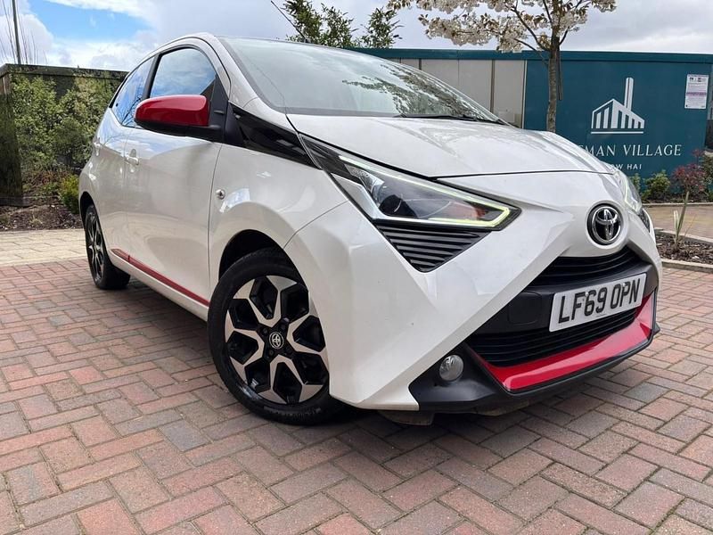 Used Toyota Aygo Trend 2019 White Hatchback