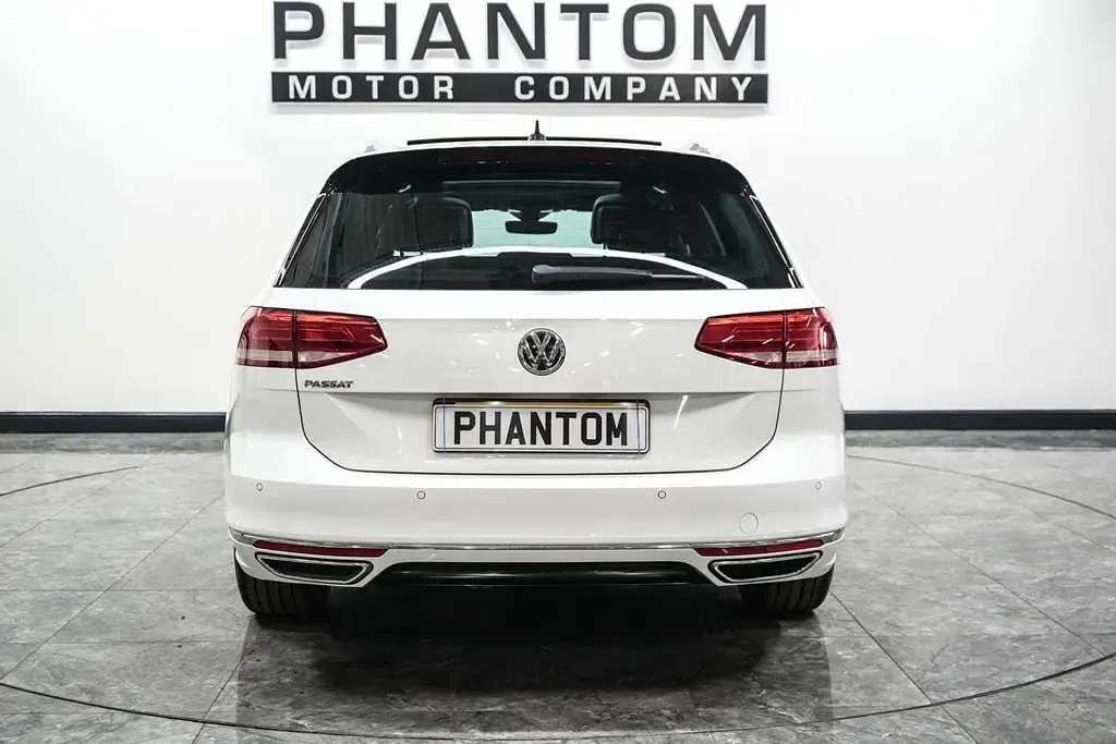 Used VW Passat R-line 150 HP (110 kW) 2018 White Estate