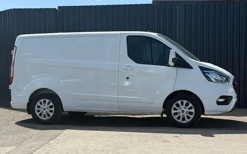 Used Ford Transit Custom Limited 131 HP (96 kW) 2023 White Van