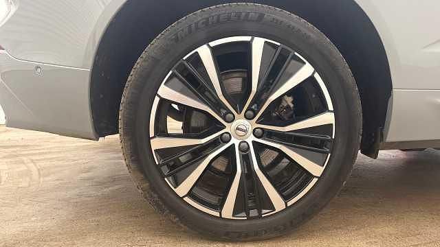 Used Volvo XC60 Plus 247 HP (181 kW) 2025 SUV