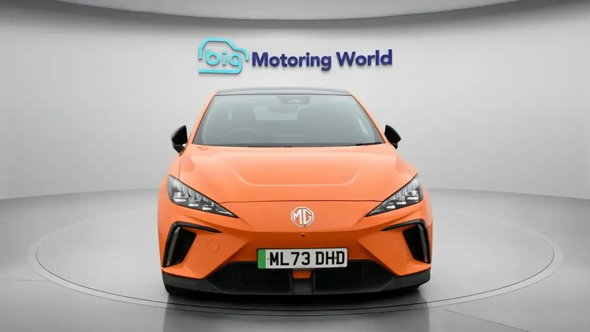 Used MG MG4 EV Trophy 319 kW (435 HP) 2023 Orange Hatchback