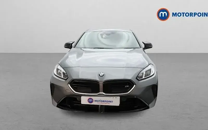 Begagnad BMW M135 300 HK (220 kW) 2025 Grå Halvkombi
