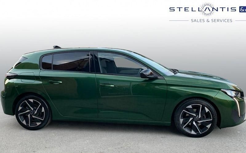 Used Peugeot 308 Allure Premium 131 HP (96 kW) 2023 Green Hatchback