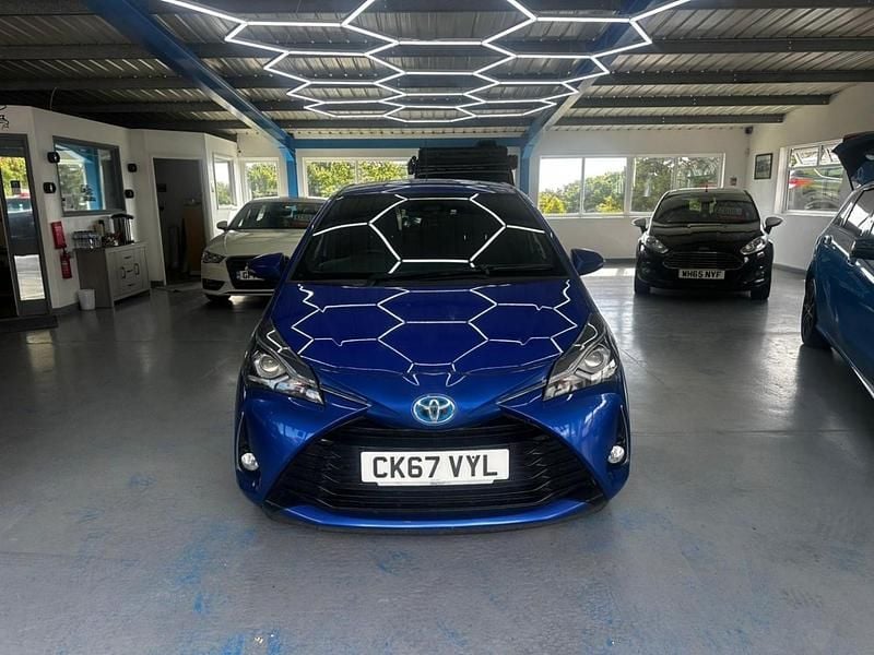 Blue Used 2018 Toyota Yaris Hybrid Hatchback | £9,495 (Fair price) - Image 1/4