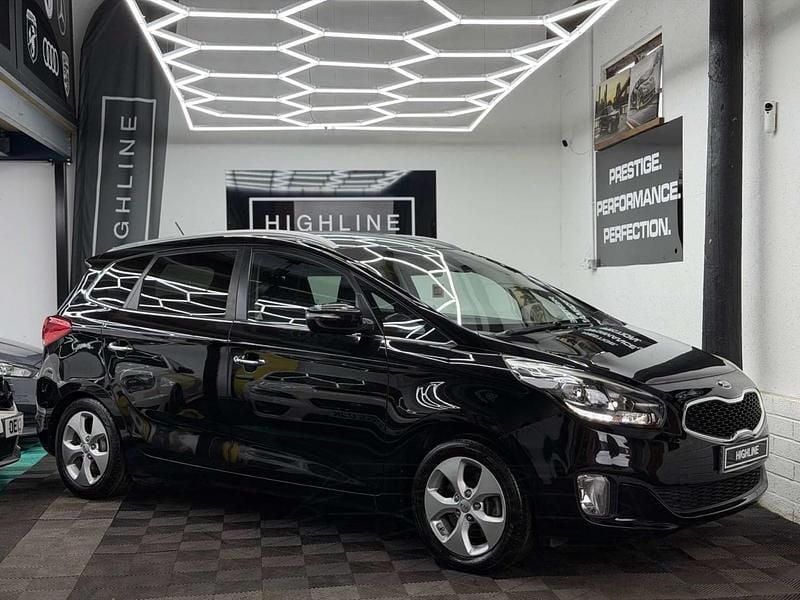 Used Kia Carens 133 HP (97 kW) 2015 Black MPV