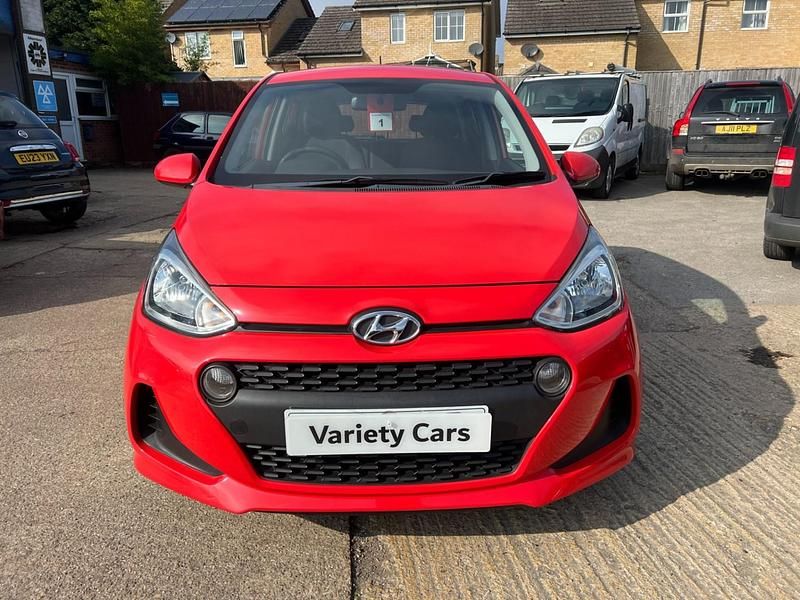 Used Hyundai i10 SE 66 HP (48 kW) 2019 Red Hatchback