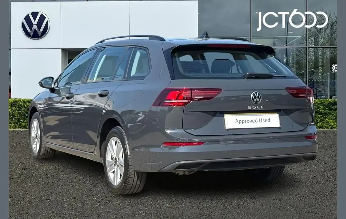 Used VW Golf VIII Life 115 HP (84 kW) 2024 Grey Estate