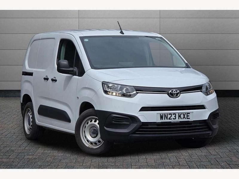 White Used 2023 Toyota Proace Active Van | £15,598 (Fair price) - Image 1/3