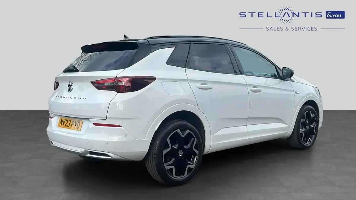 Used Vauxhall Grandland X Ultimate 128 HP (94 kW) 2023 White SUV