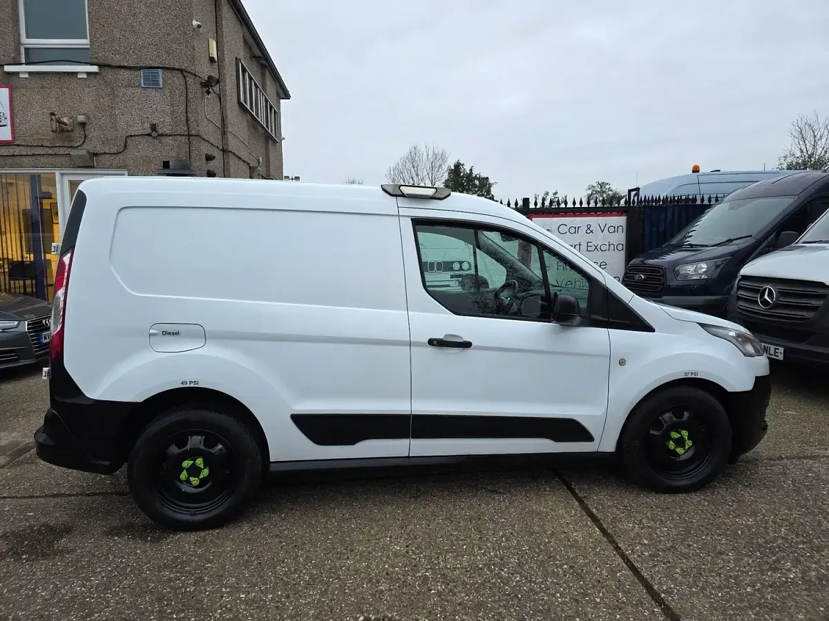 Used Ford Transit 100 HP (73 kW) 2018 White Van