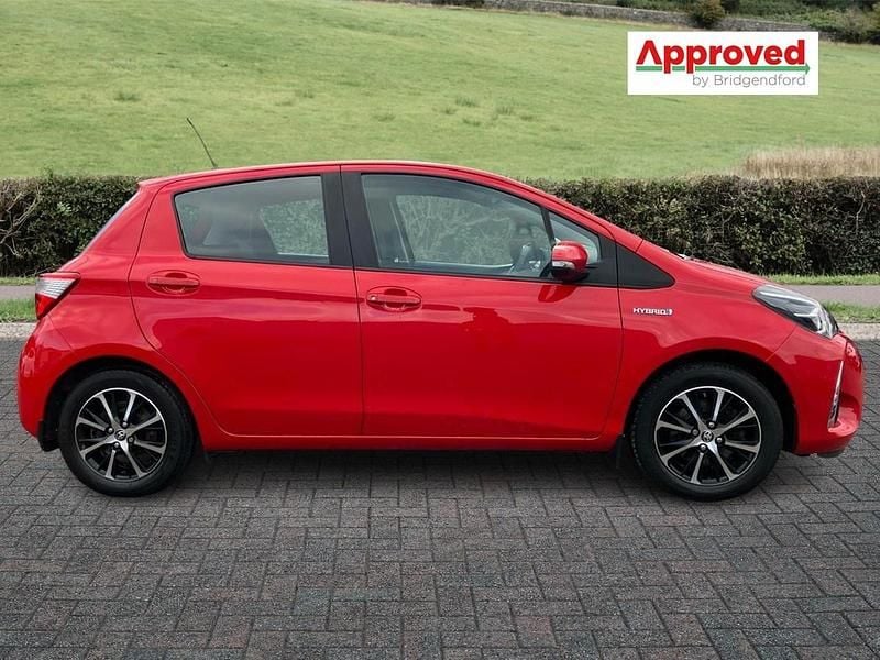 Used Toyota Yaris Hybrid 2019 Red Hatchback