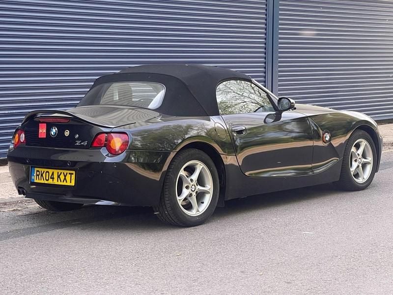 Begagnad BMW Z4 Impressive 170 HK (125 kW) 2004 Svart Cab