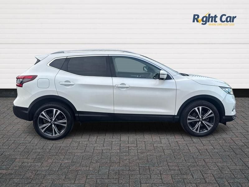 Used Nissan Qashqai N-Connecta 140 HP (102 kW) 2018 White SUV