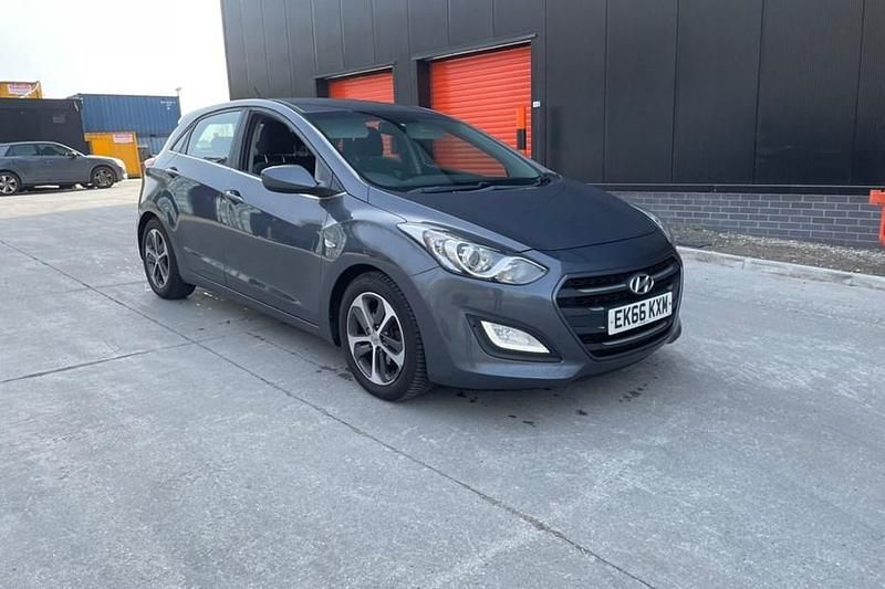 Used Hyundai i30 SE 100 HP (73 kW) 2016 Hatchback