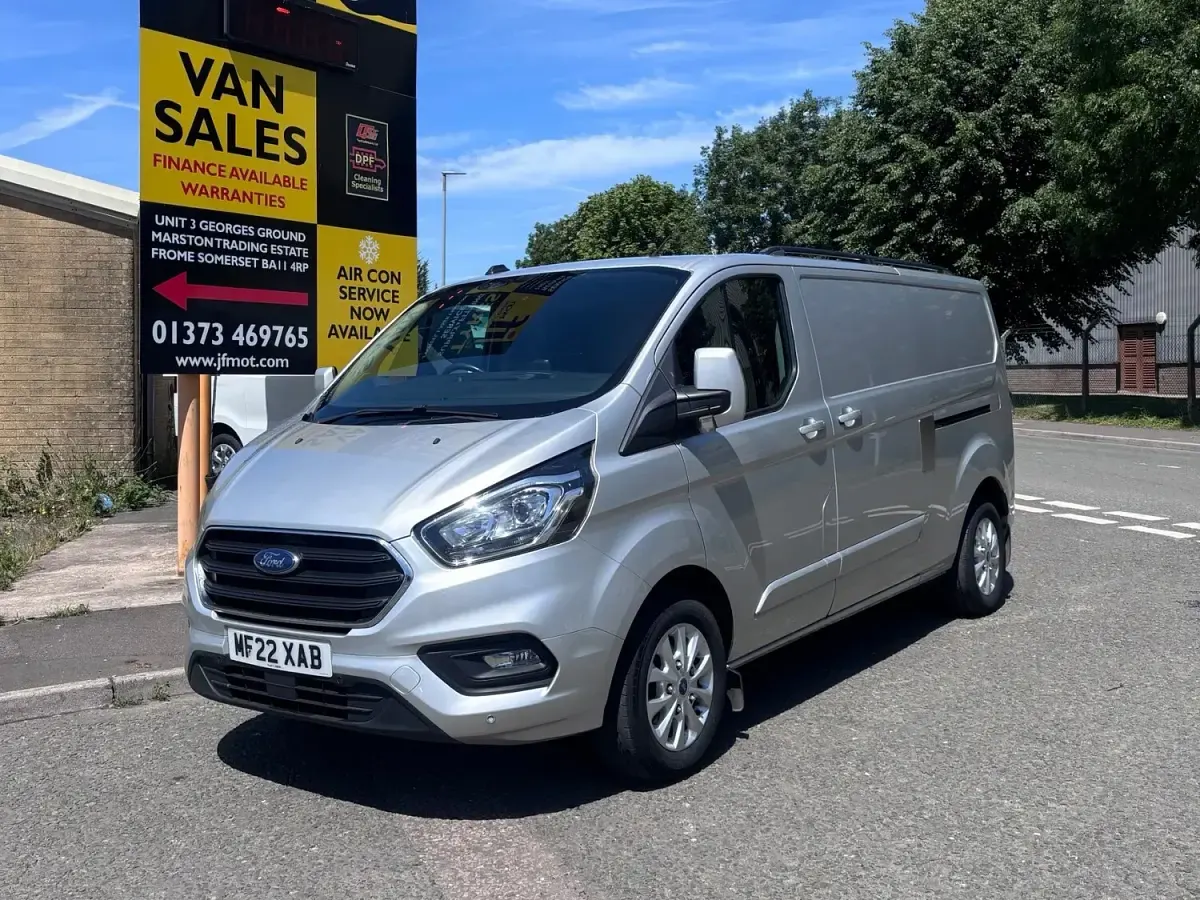 Used Ford Transit Custom Limited 130 HP (95 kW) 2022 Silver Van