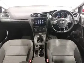 Used VW Golf VII SE 125 HP (91 kW) 2017 Red Hatchback