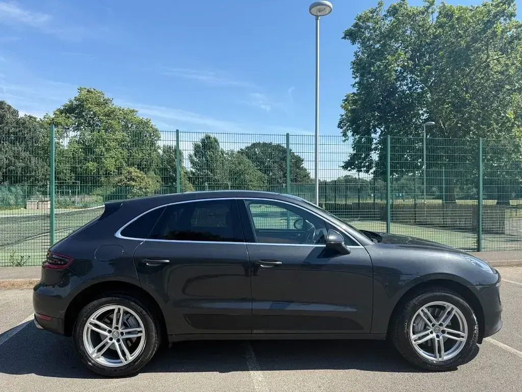Used Porsche Macan 340 HP (250 kW) 2017 Grey SUV