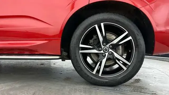 Usado Volvo XC60 R-Design 250 HP (183 kW) 2022 Vermelho SUV