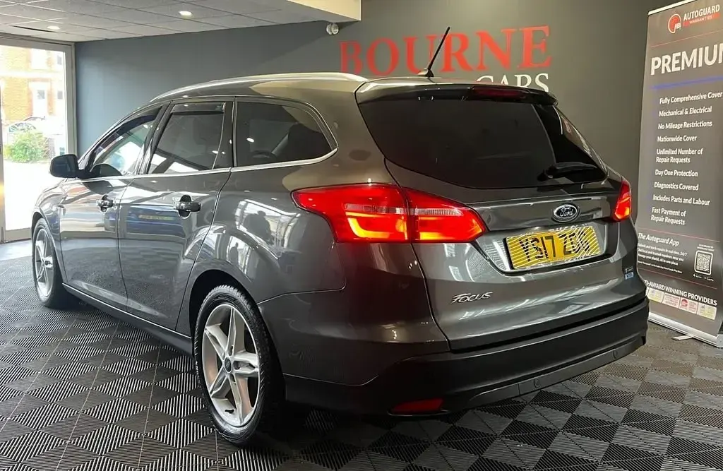 Używany Ford Focus Titanium 125 KM (91 kW) 2017 Szary Kombi