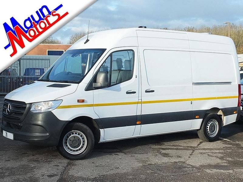 Used Mercedes Sprinter Progressive 160 HP (117 kW) 2021 White Van