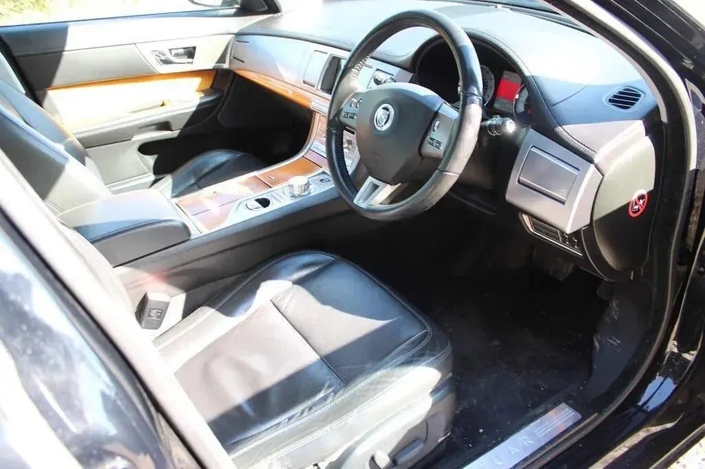 Used Jaguar XF Luxury 2010 Black Sedan