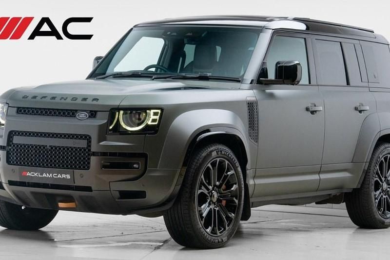 Green Used 2025 Land Rover Defender Estate | £144,990 - Image 1/1