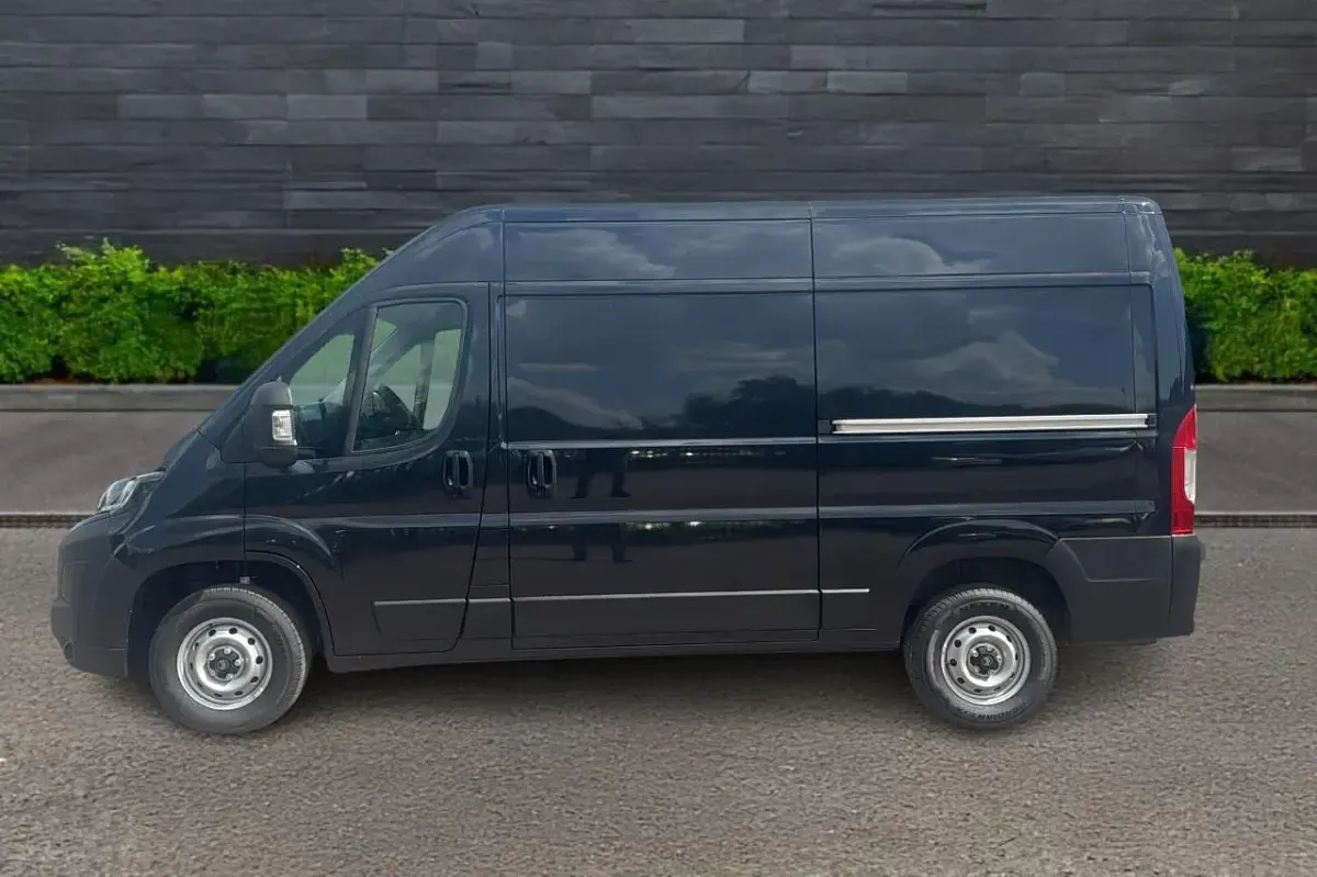 New Citroën Relay 138 HP (101 kW) 2026 Grey Van