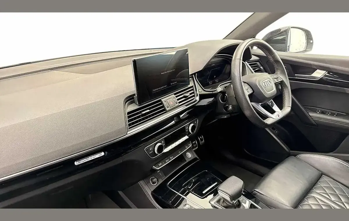 Used Audi Q5 Comfort 261 HP (191 kW) 2023 Grey SUV