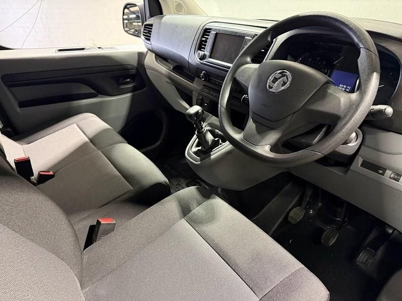 Used Vauxhall Vivaro Sportive 2022 White MPV