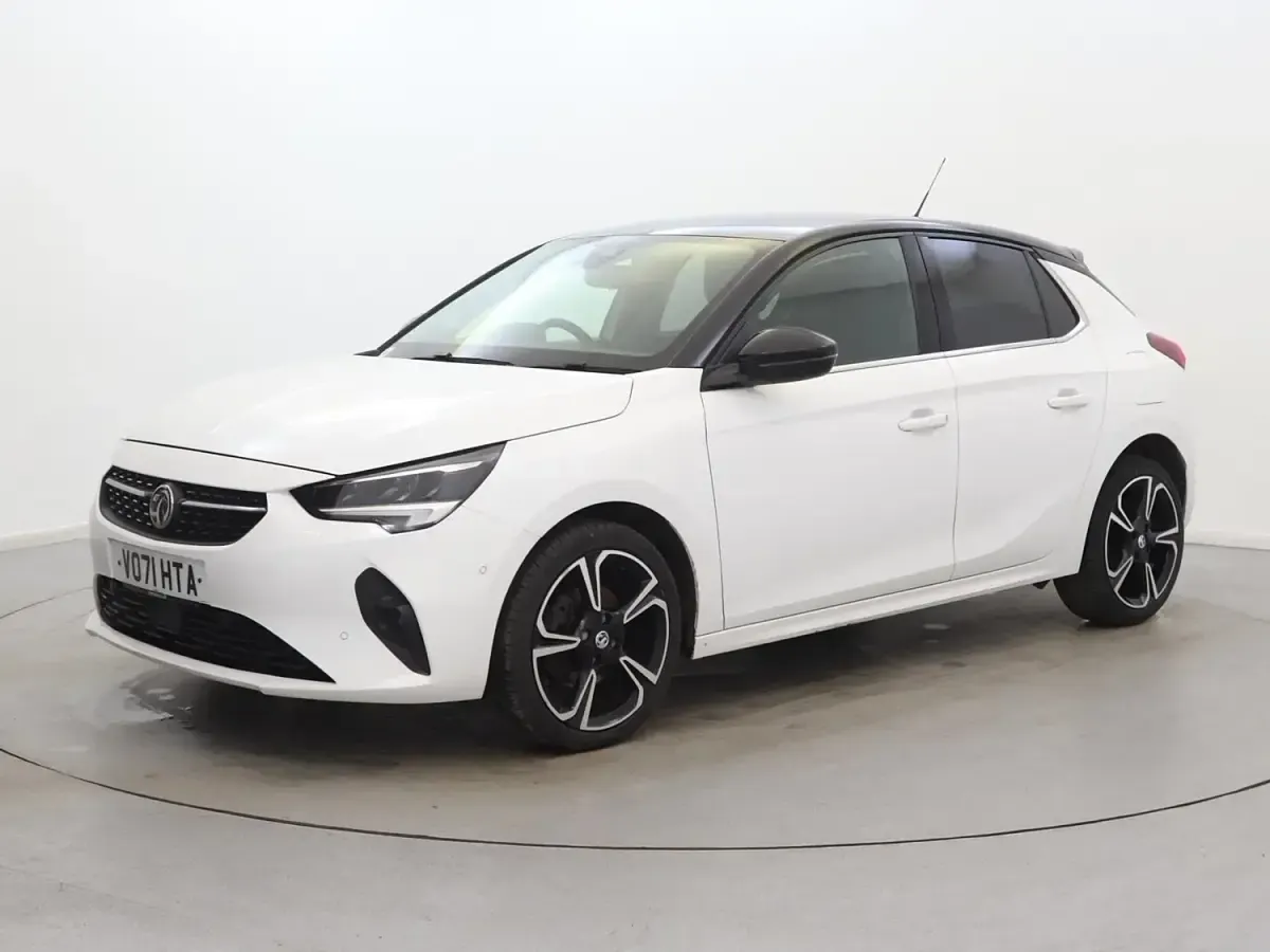 Używany Vauxhall Corsa Edition 102 KM (75 kW) 2022 Biały Hatchback