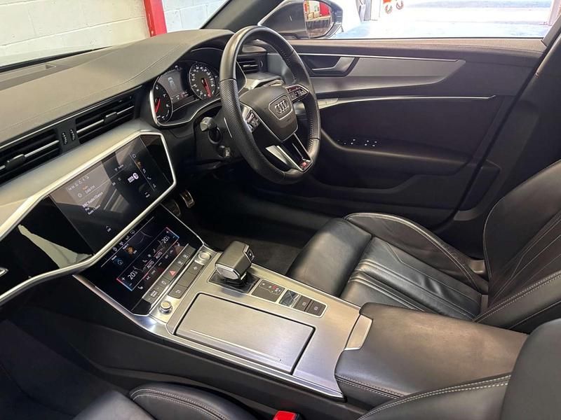Begagnad Audi A6 S-Line 245 HK (180 kW) 2019 Grå Kombi