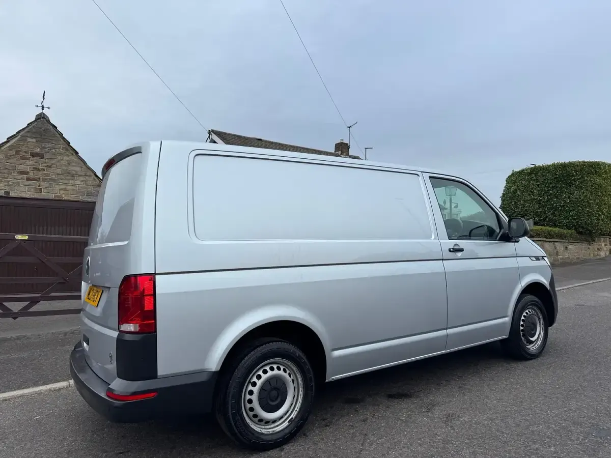 Used VW Transporter Startline 150 HP (110 kW) 2021 Silver Van