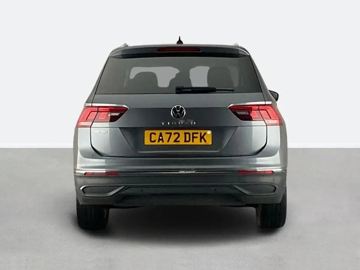 Used VW Tiguan Allspace Life 150 HP (110 kW) 2022 Grey SUV