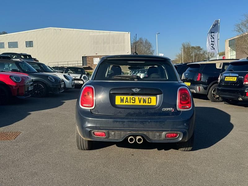Used Mini Cooper S Classic 189 HP (139 kW) 2019 Blue Hatchback