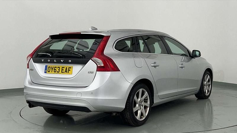 Used Volvo V60 SE Lux 115 HP (84 kW) 2013 Silver Estate