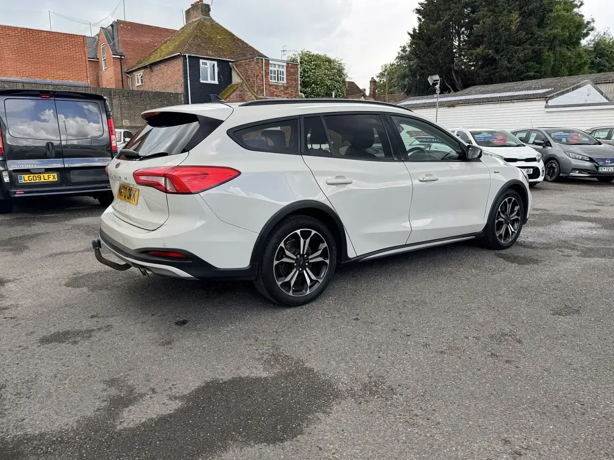Used Ford Focus Active X 120 HP (88 kW) 2021 White Estate