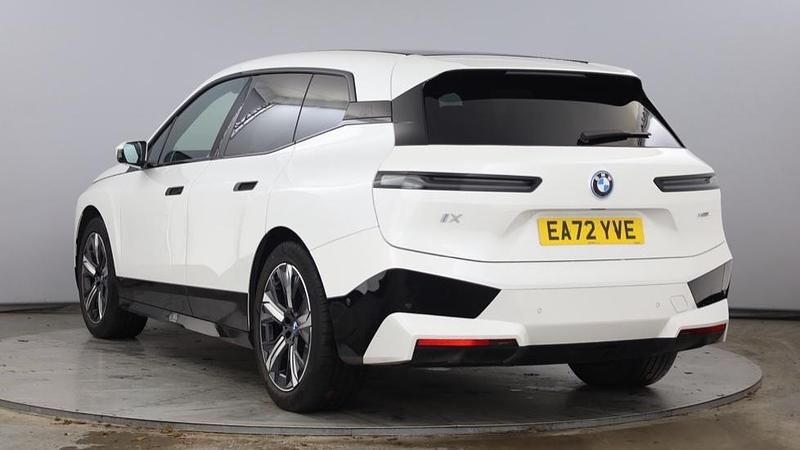 Used BMW iX M Sport 236 kW (322 HP) 2022 White SUV