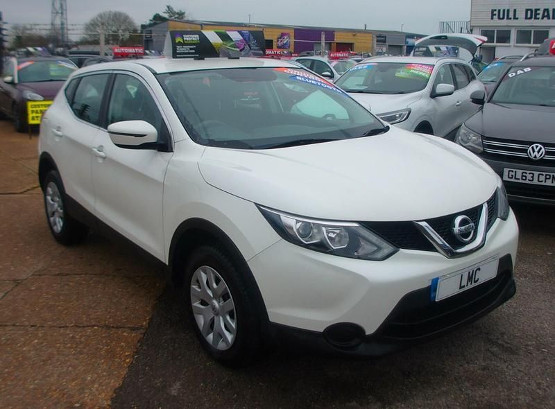 Used Nissan Qashqai Visia 2016 White SUV
