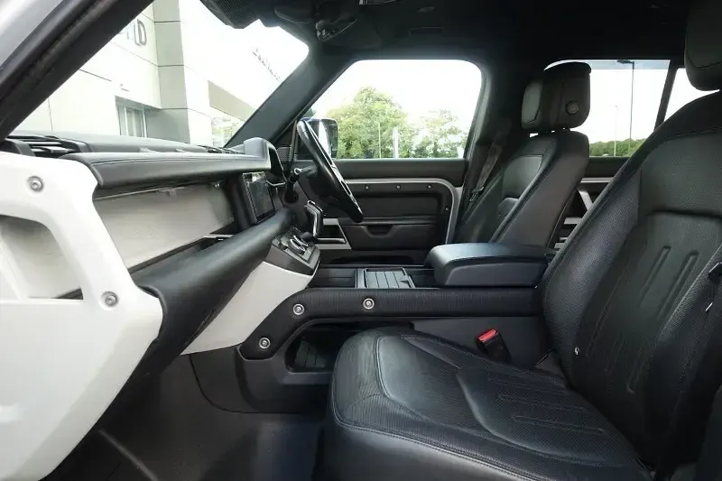 Used Land Rover Defender HSE Dynamic 2021 Silver SUV