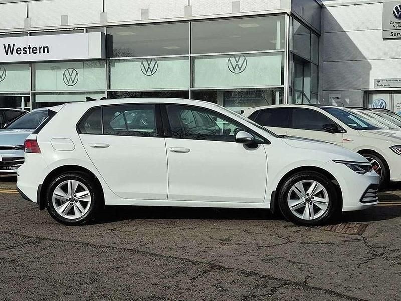 Used VW Golf VIII Life 130 HP (95 kW) 2022 White Hatchback