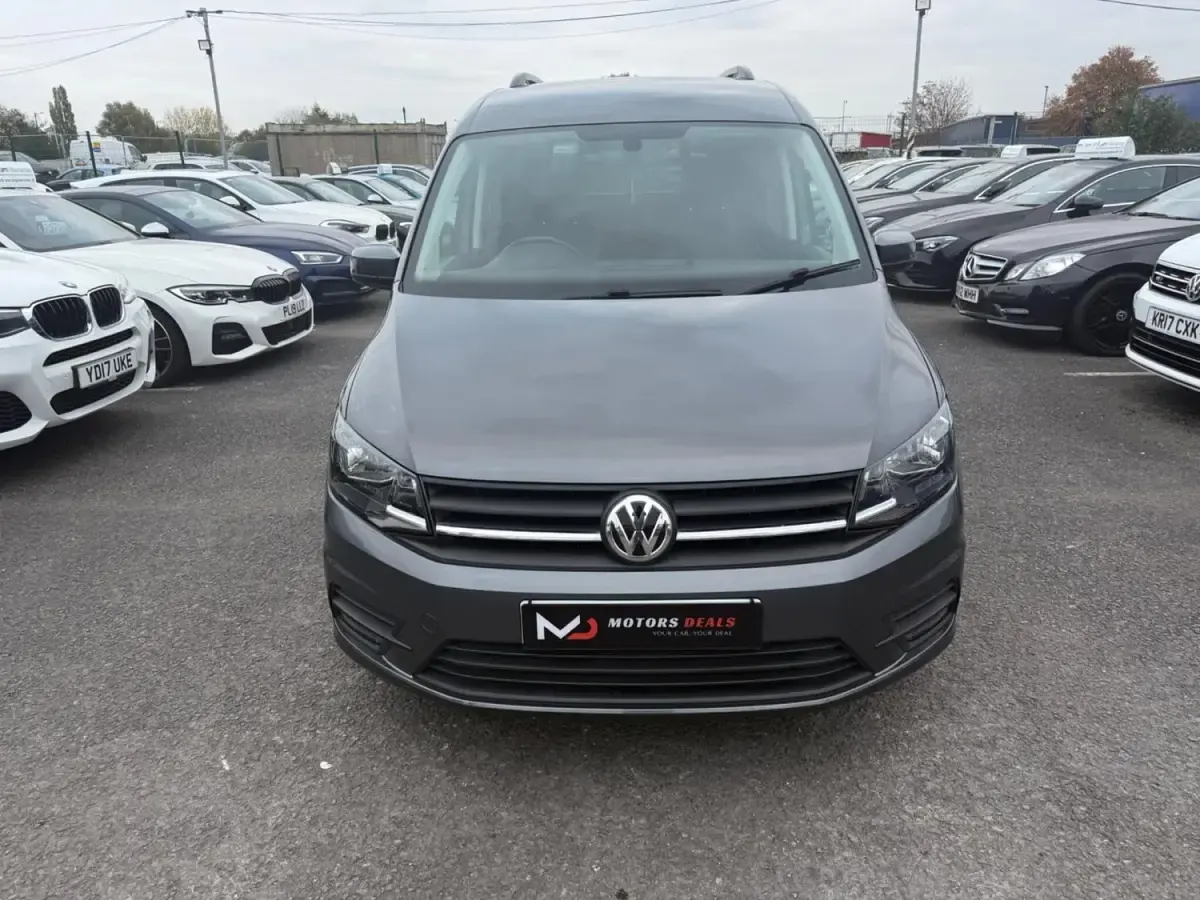 Usado VW Caddy S 150 HP (110 kW) 2018 Cinzento Monovolume