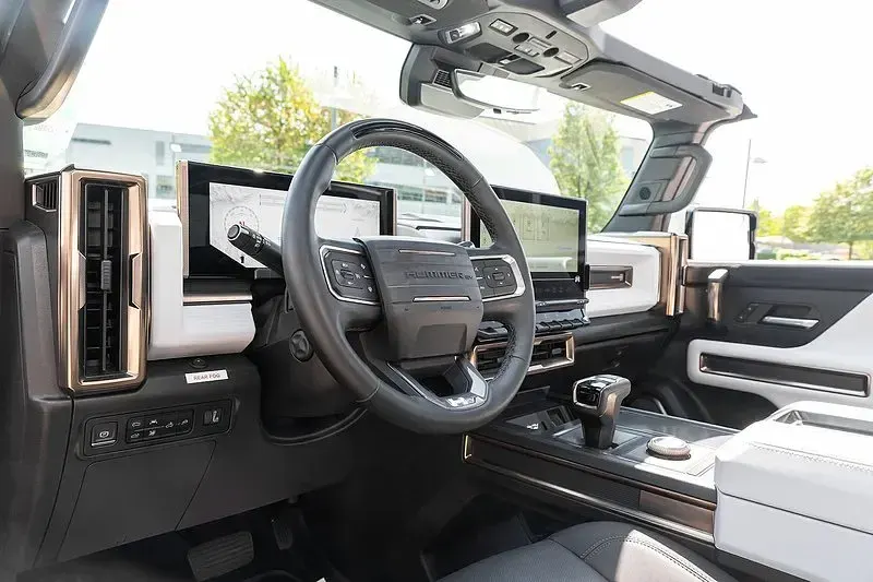 Used GMC Hummer EV 2026 Interstellar white Pickup