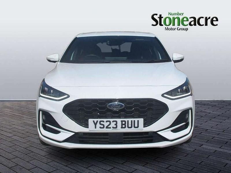 Used Ford Focus ST-Line 123 HP (90 kW) 2023 White Hatchback