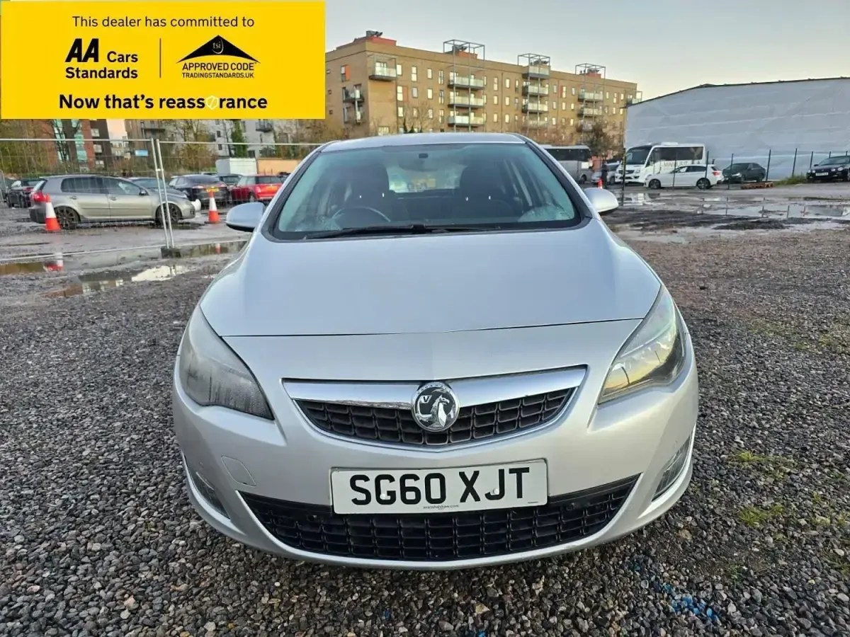 Second-hand Vauxhall Astra SRi 2010 Argintiu Hatchback