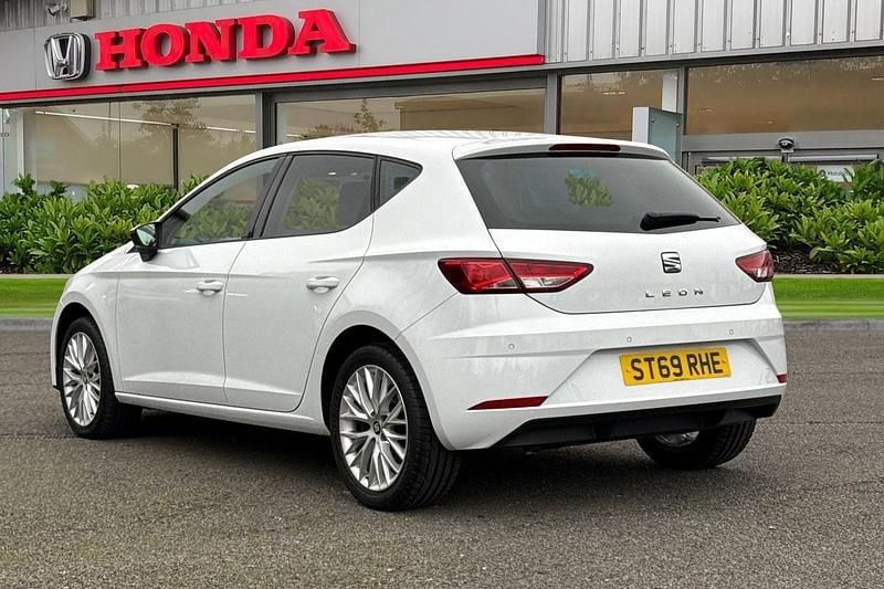 Used Seat Leon SE Dynamic 2020 White Hatchback