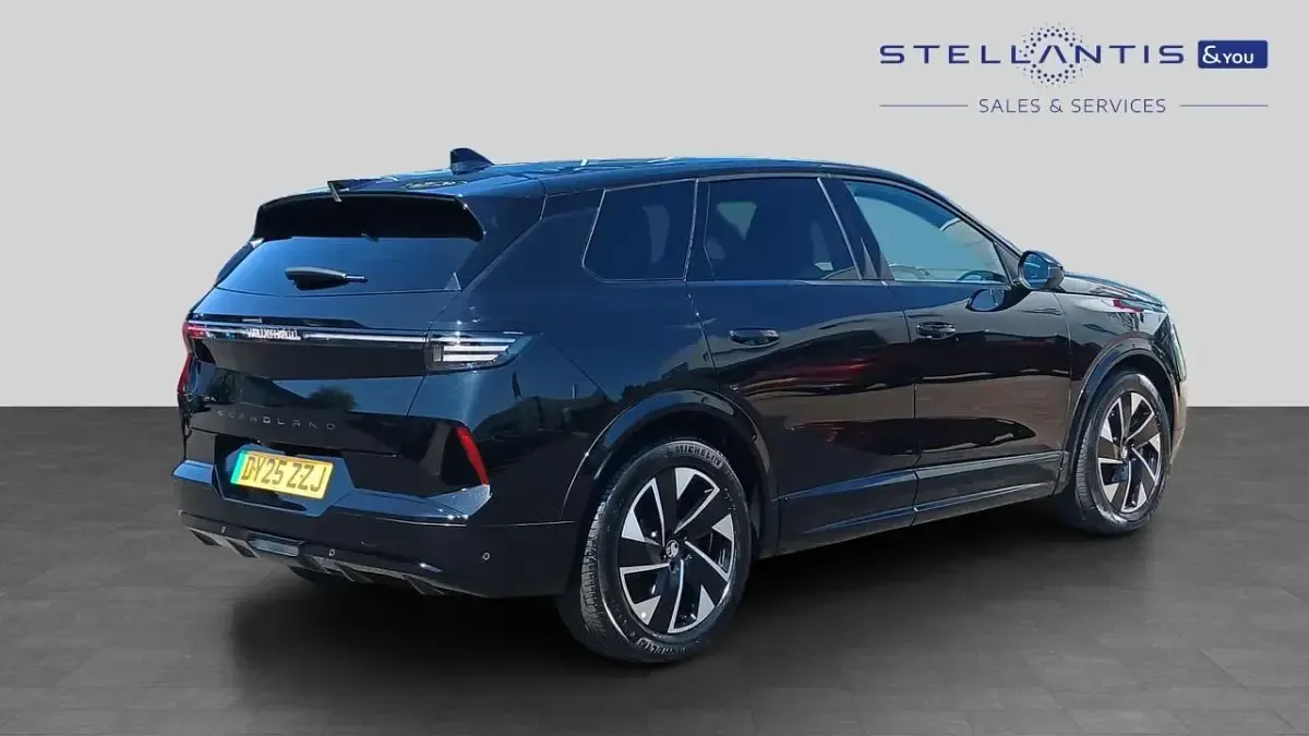 Used Vauxhall Grandland 154 kW (210 HP) 2025 Black SUV